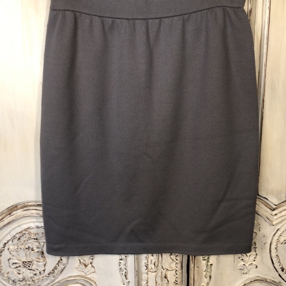 Beautifully Gray Knit Elastic Waist Pencil Skirt Size S-M - Picture 4 of 5